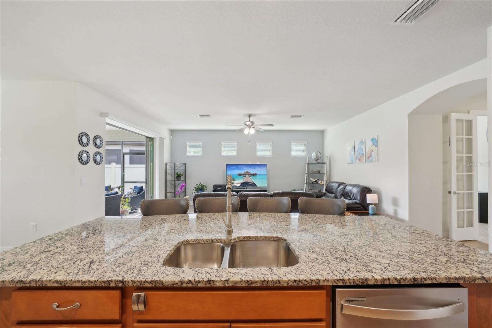 Listing photo id 12 for 7580 Pool Compass Loop