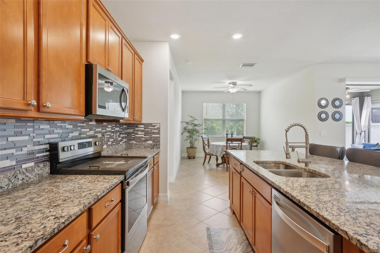 Listing photo id 15 for 7580 Pool Compass Loop