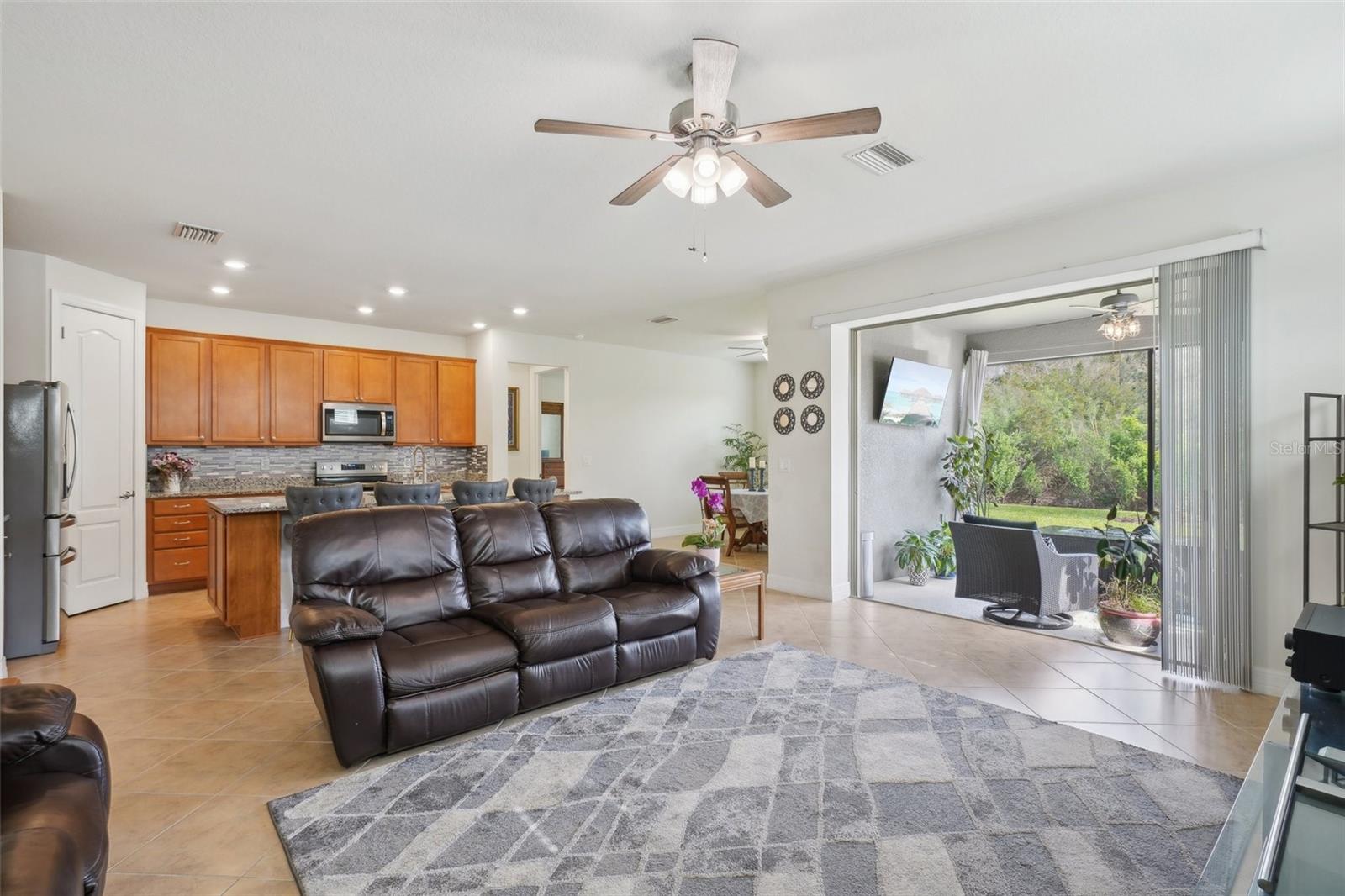 Listing photo id 25 for 7580 Pool Compass Loop