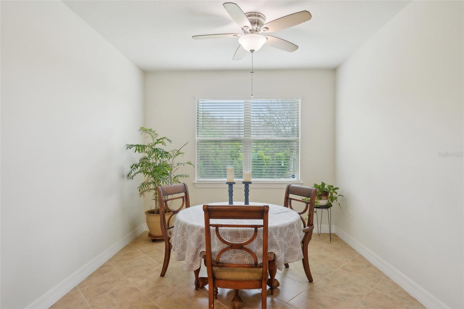 Listing photo id 27 for 7580 Pool Compass Loop