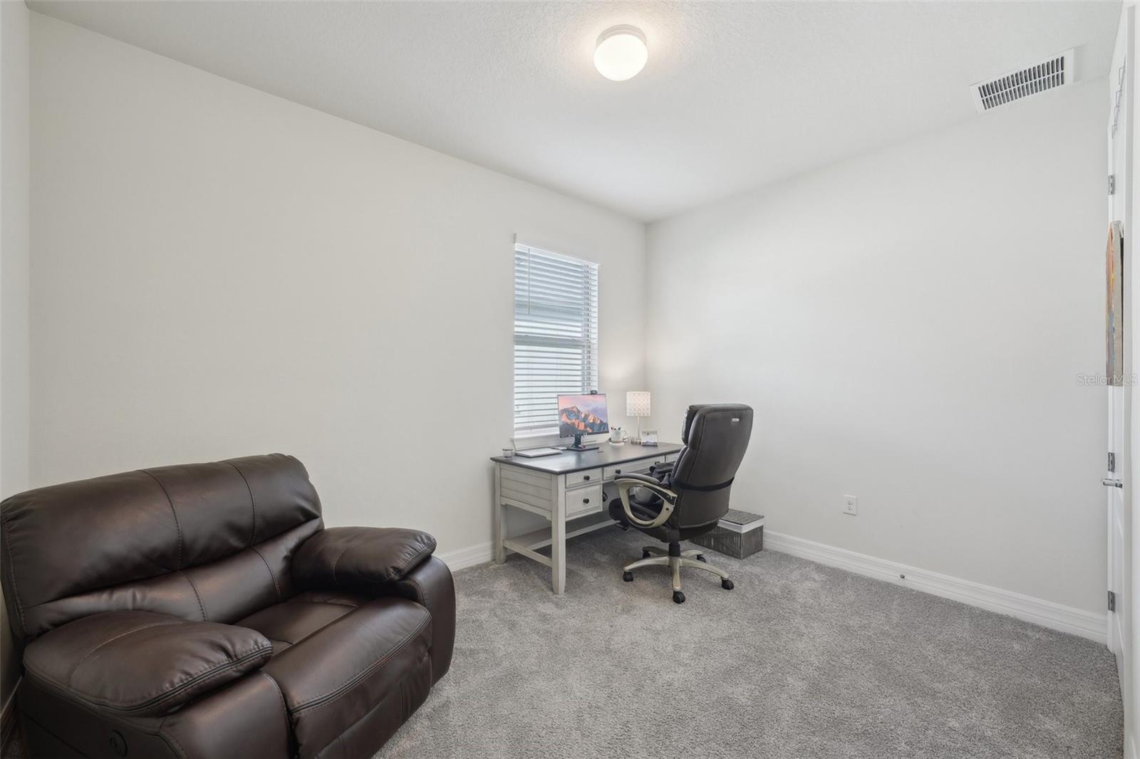 Listing photo id 31 for 7580 Pool Compass Loop