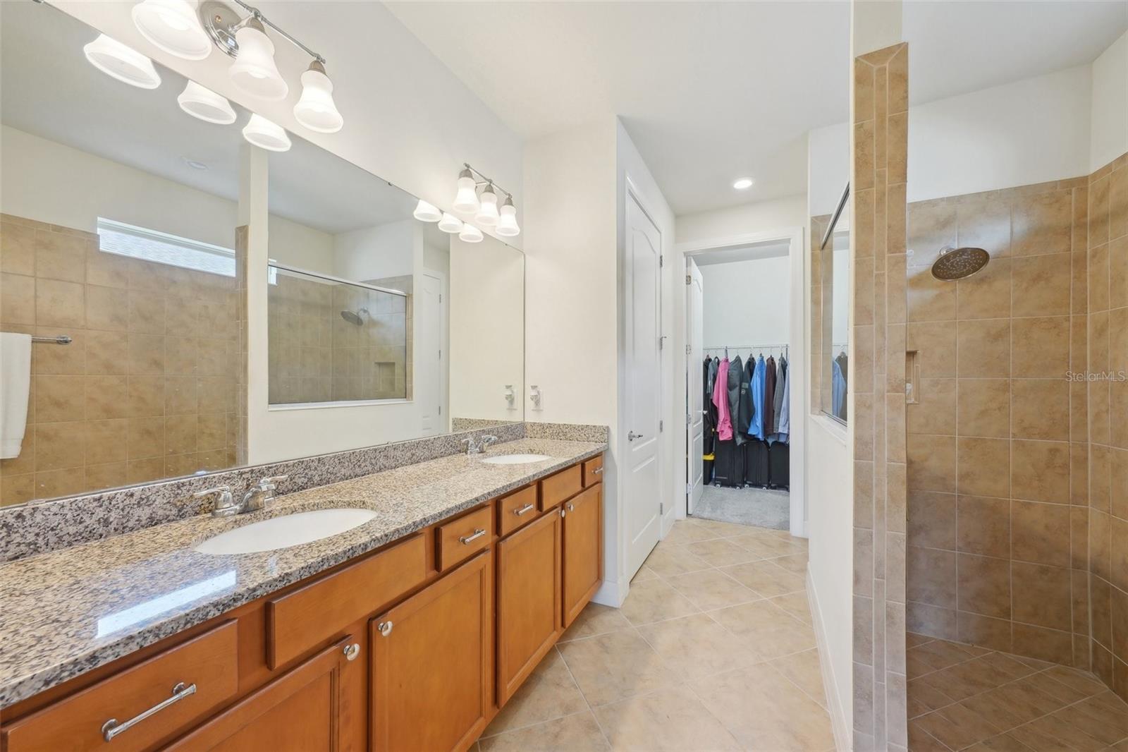 Listing photo id 39 for 7580 Pool Compass Loop