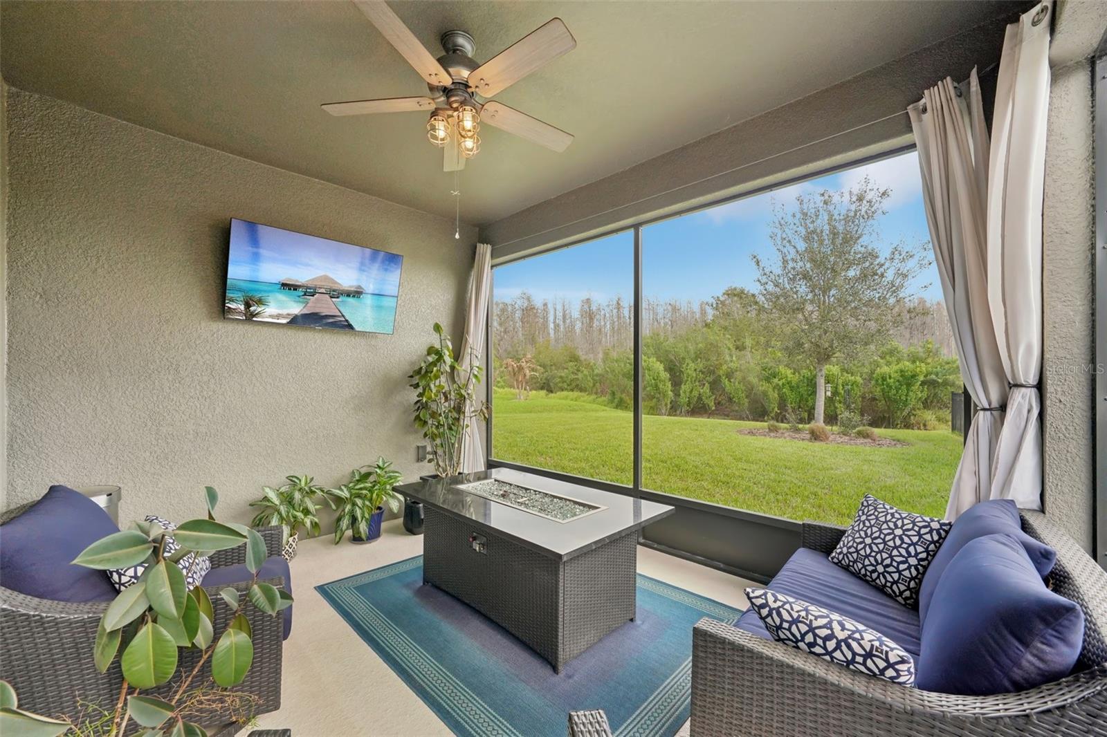 Listing photo id 44 for 7580 Pool Compass Loop