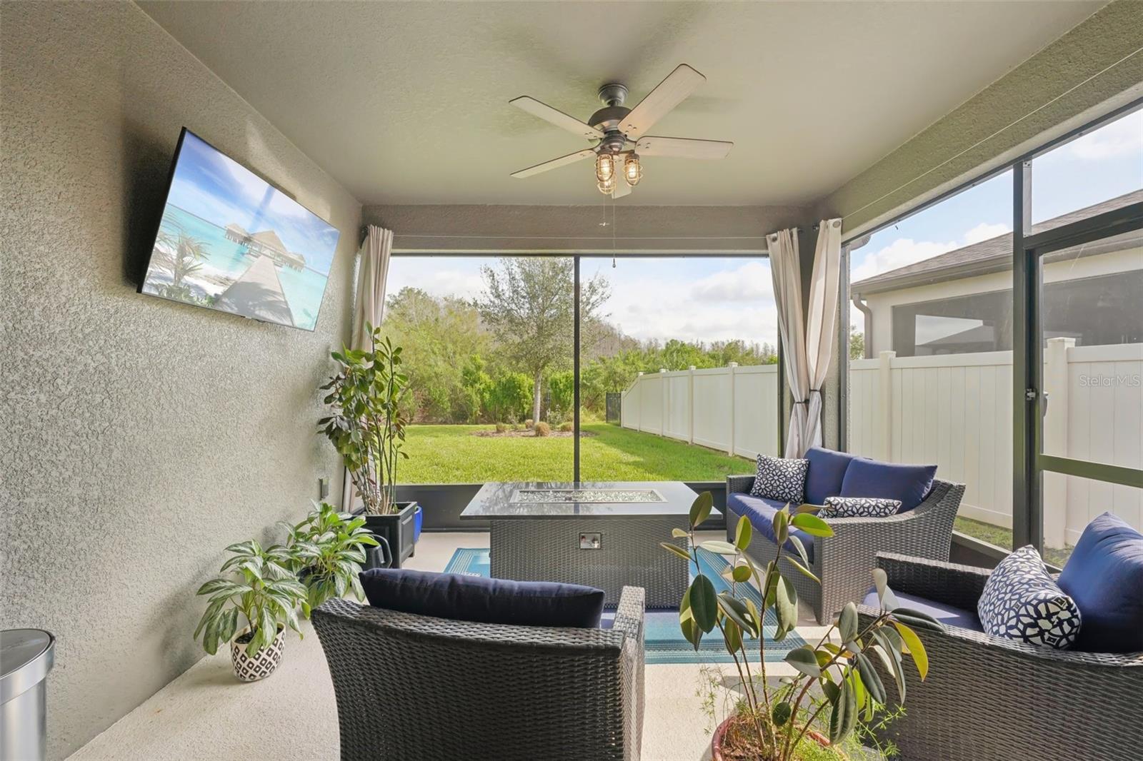 Listing photo id 45 for 7580 Pool Compass Loop