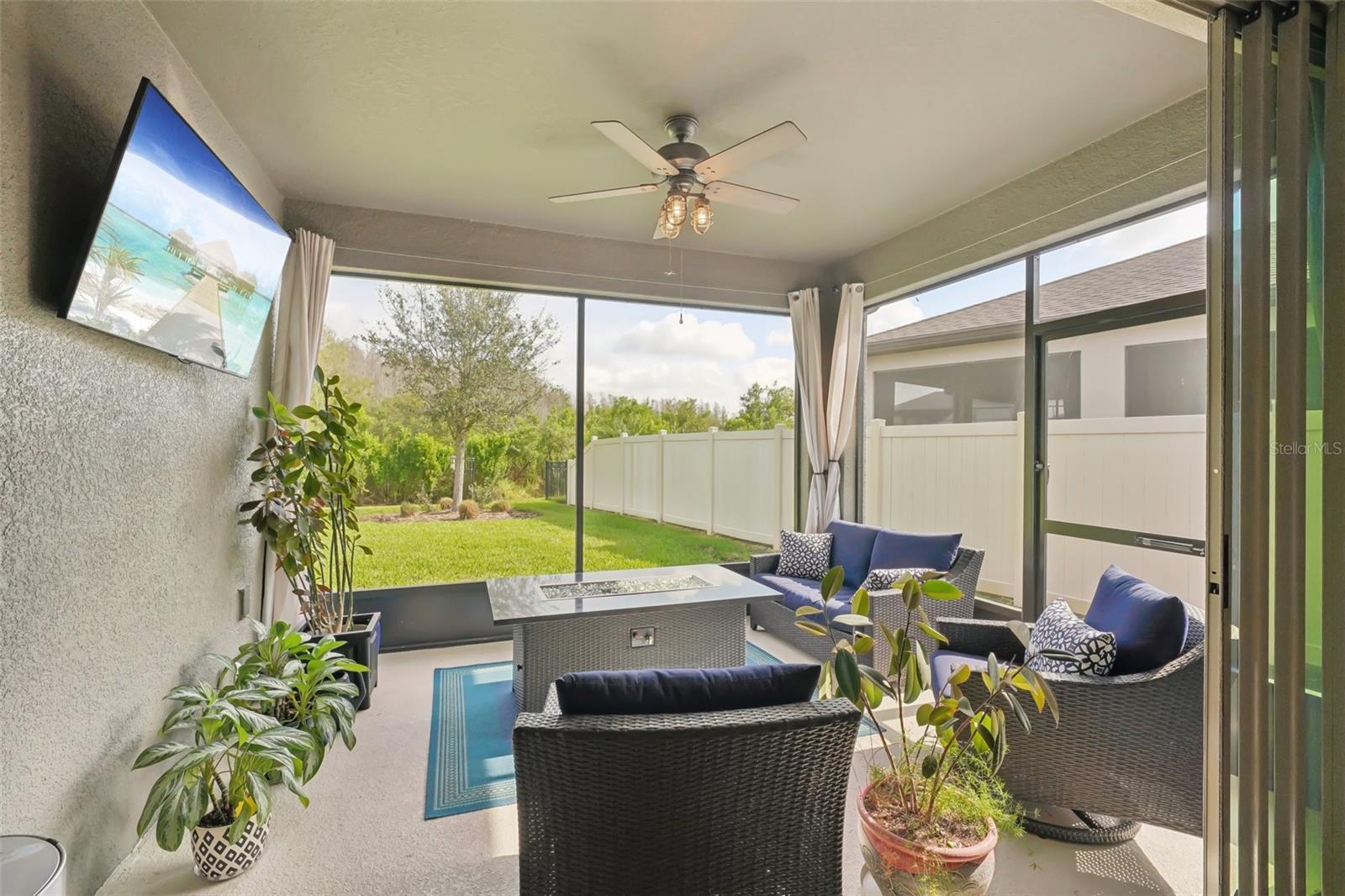 Listing photo id 46 for 7580 Pool Compass Loop