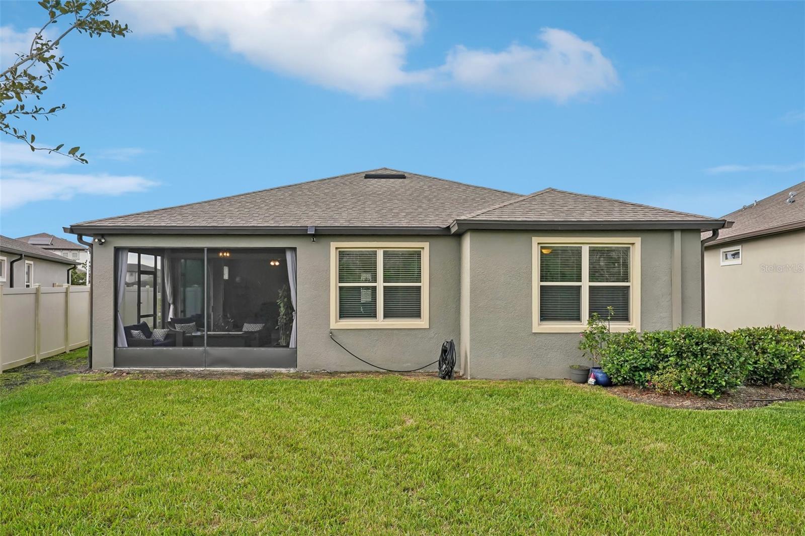 Listing photo id 49 for 7580 Pool Compass Loop