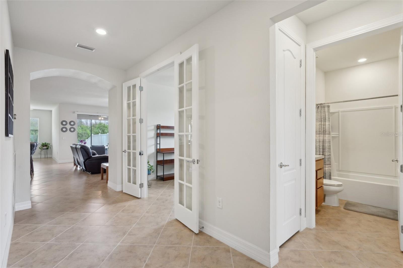Listing photo id 6 for 7580 Pool Compass Loop
