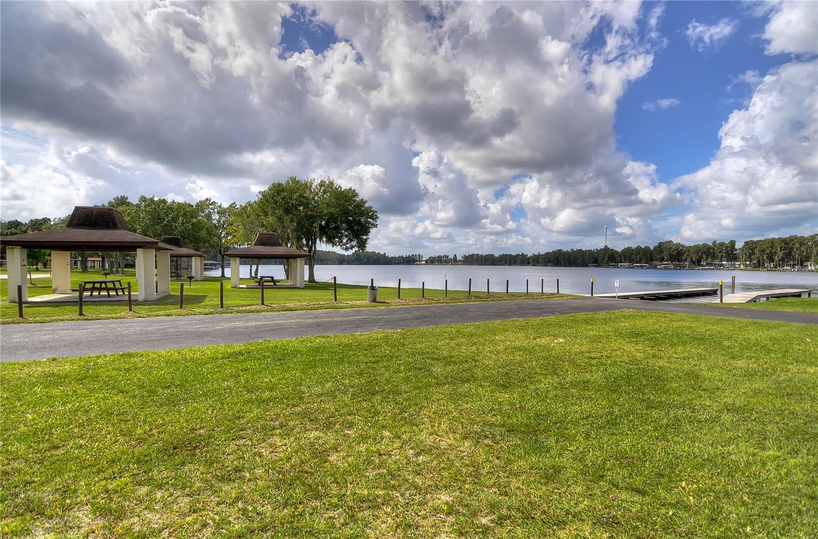 Listing photo id 22 for 3046 Lake Padgett Drive