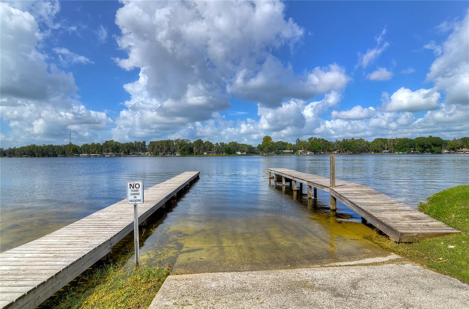 Listing photo id 25 for 3046 Lake Padgett Drive