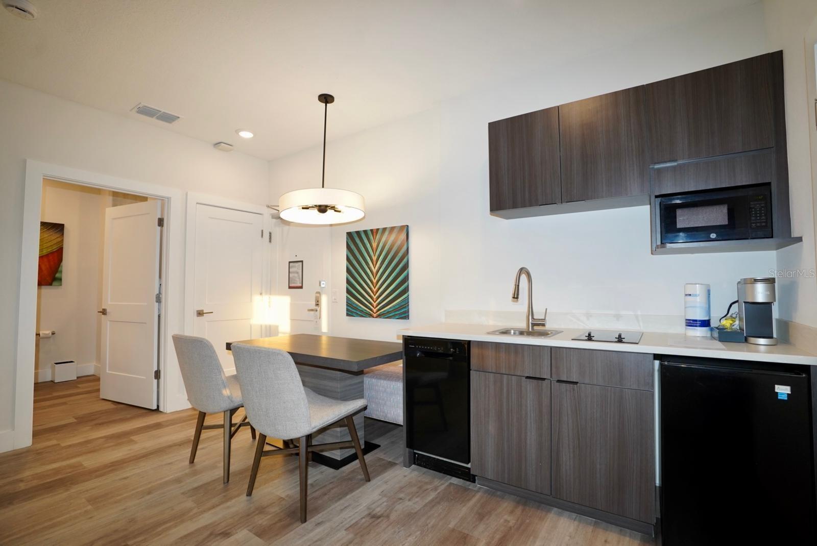 Image 12 of 21 For 15695 Grove Resort Avenue 4303