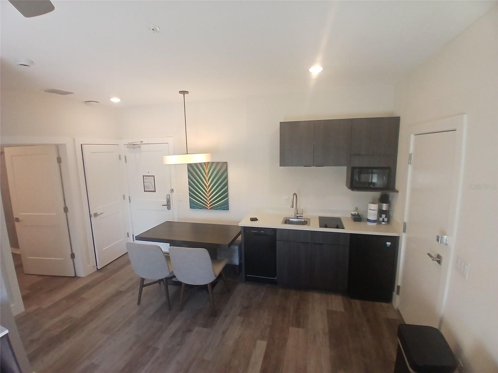 Image 21 of 21 For 15695 Grove Resort Avenue 4303