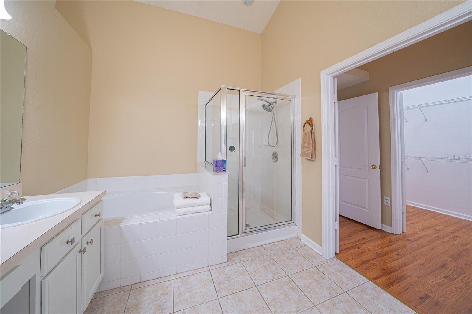 Listing photo id 29 for 5913 Lawrin Court