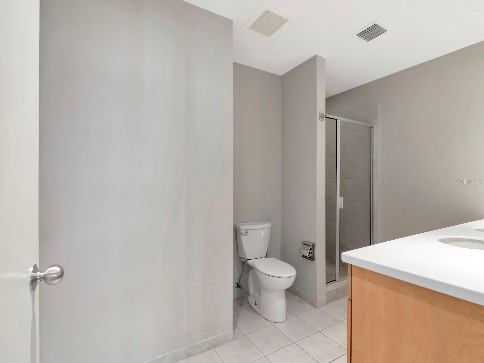 Listing photo id 21 for 1120 Kennedy Boulevard 1523