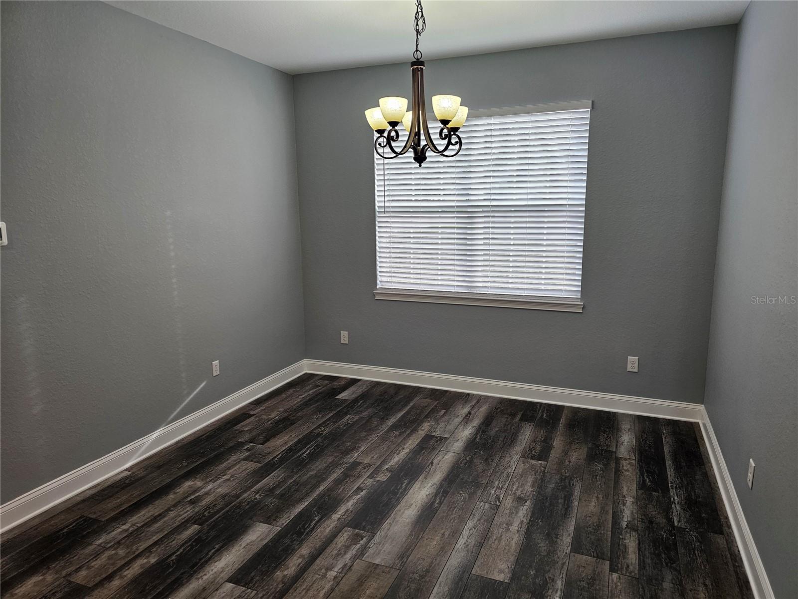 Image 5 of 11 For 1264 Buckeye Road Ne