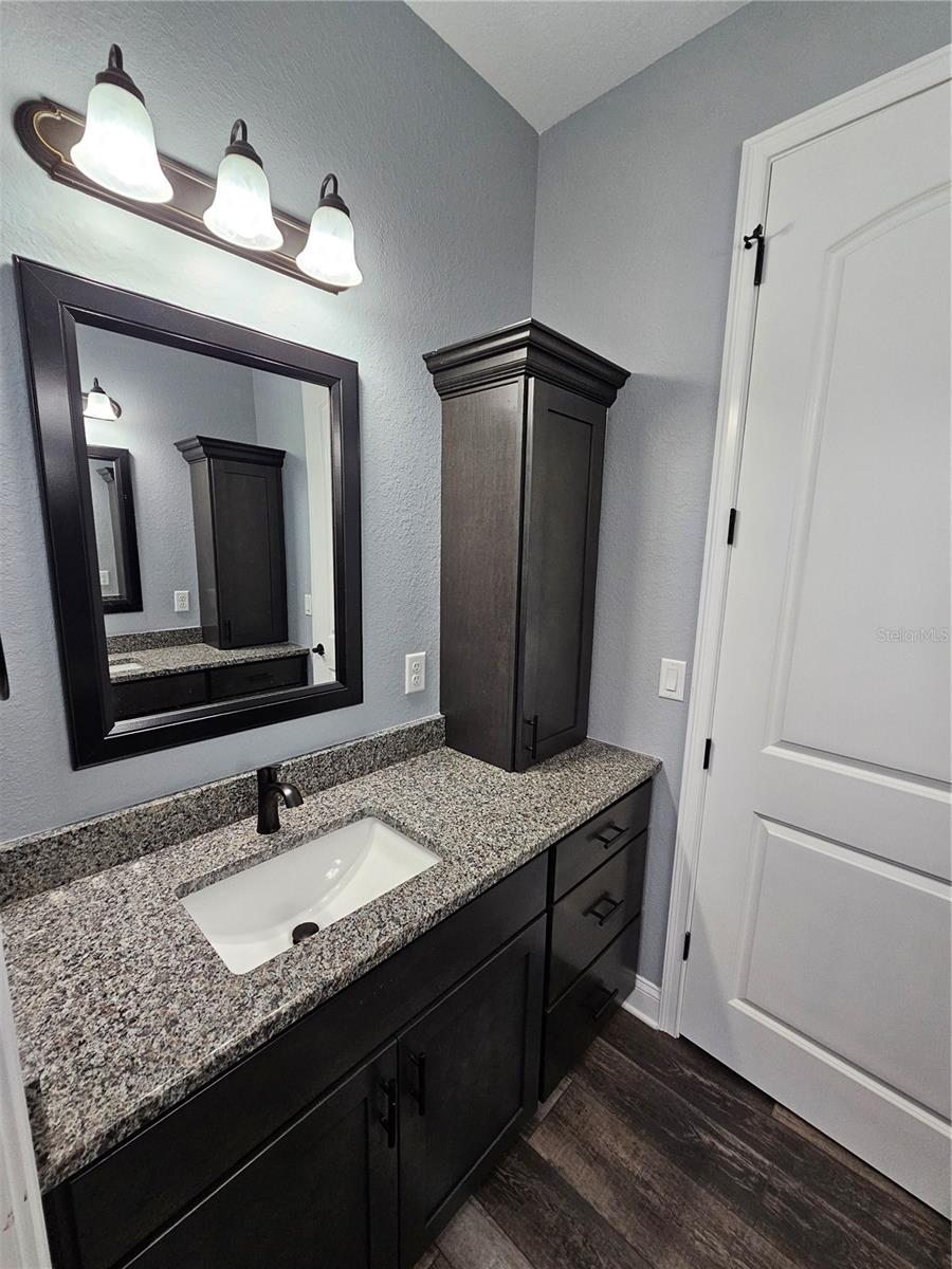 Image 6 of 11 For 1264 Buckeye Road Ne