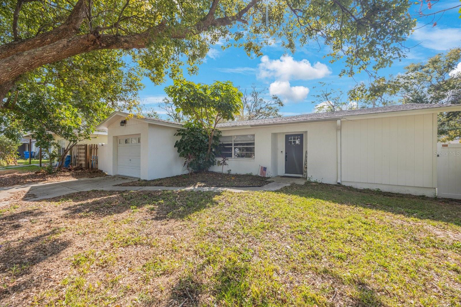 Listing photo id 32 for 1937 Palm Drive