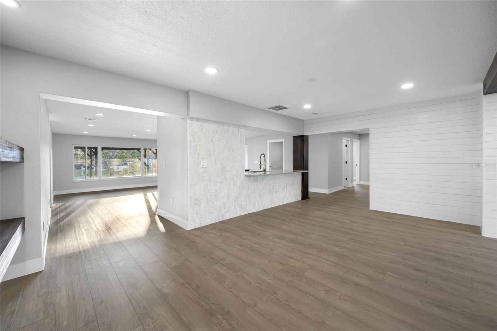 Listing photo id 24 for 1029 Bal Harbour Drive