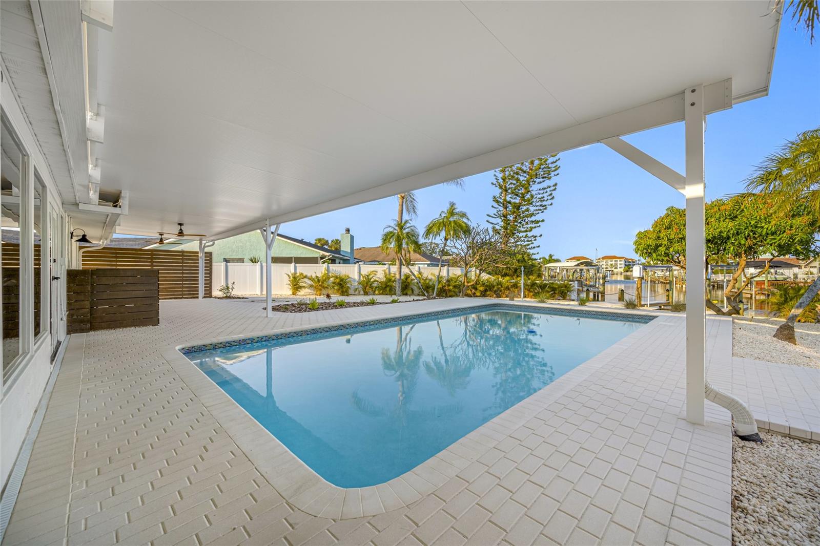 Listing photo id 57 for 1029 Bal Harbour Drive