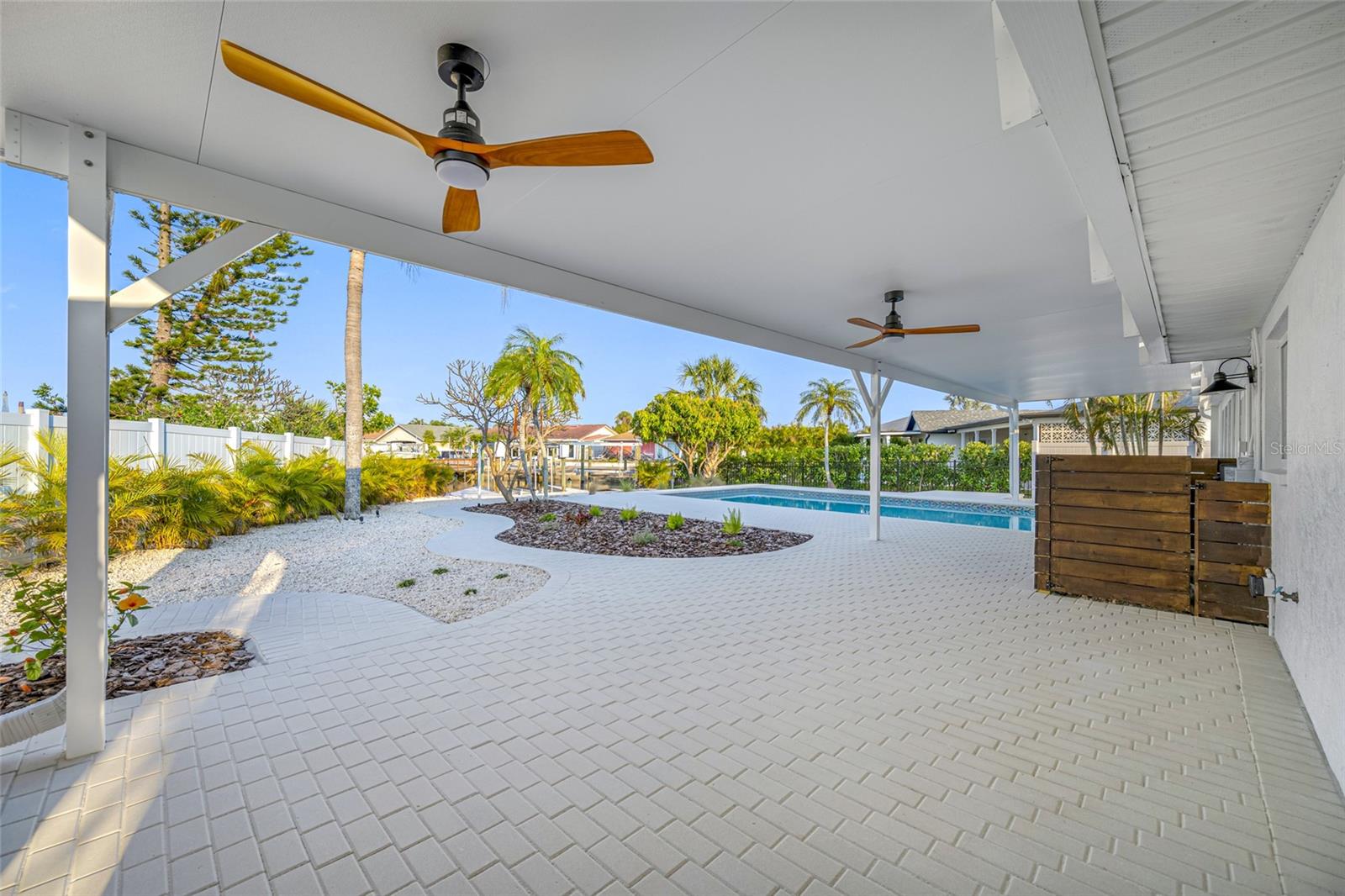 Listing photo id 61 for 1029 Bal Harbour Drive