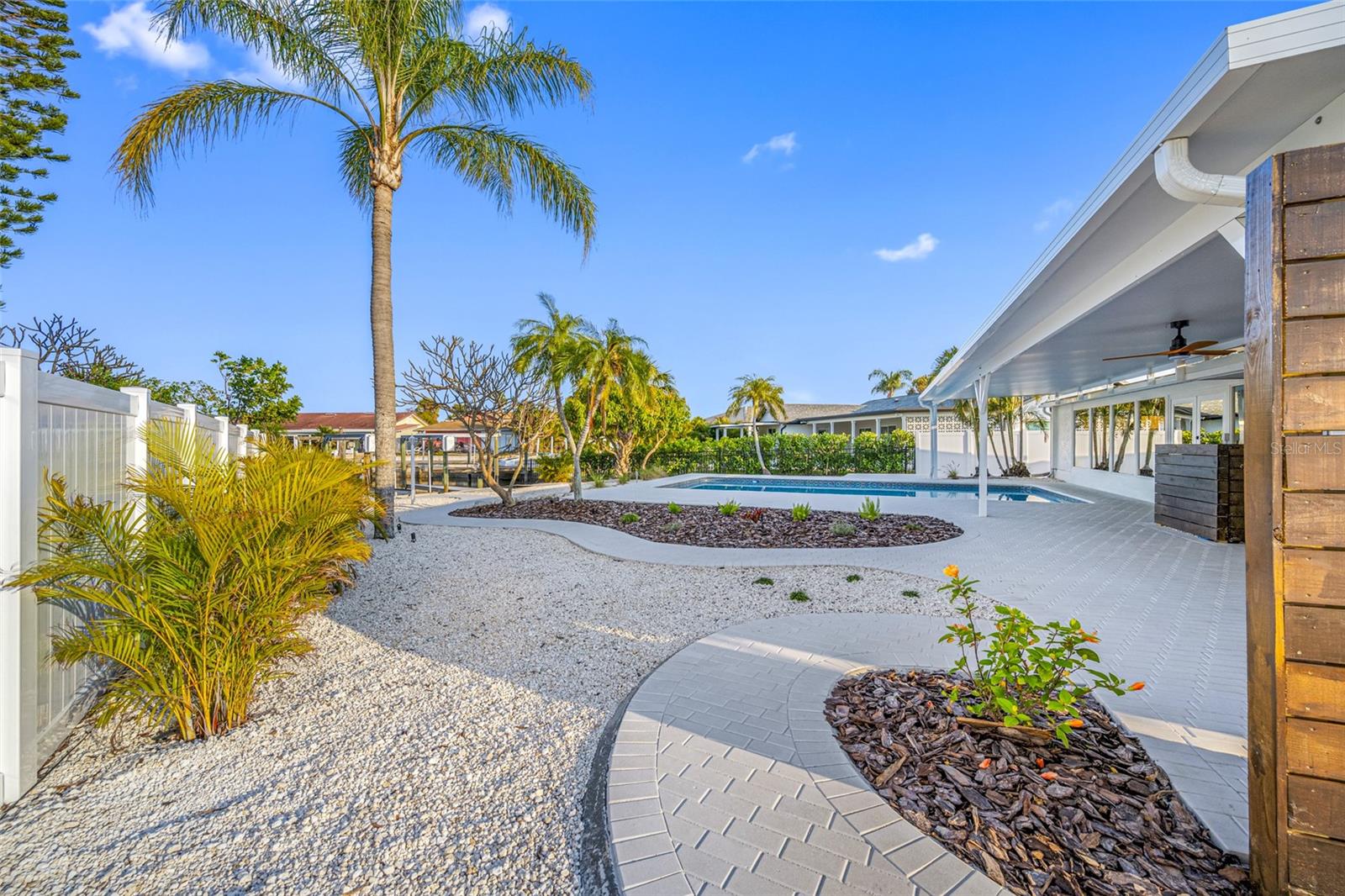 Listing photo id 66 for 1029 Bal Harbour Drive