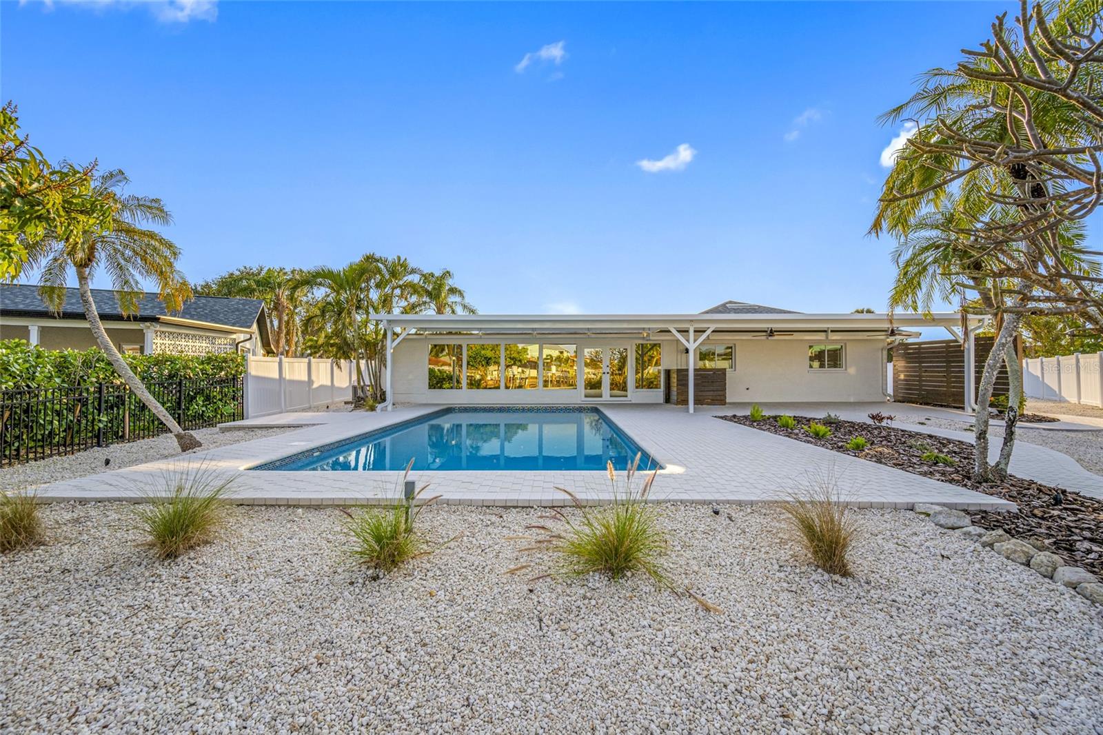 Listing photo id 71 for 1029 Bal Harbour Drive