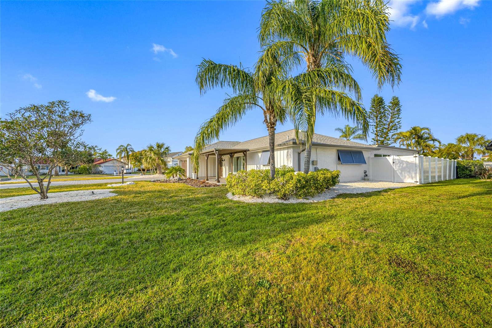 Image 8 of 84 For 1029 Bal Harbour Drive