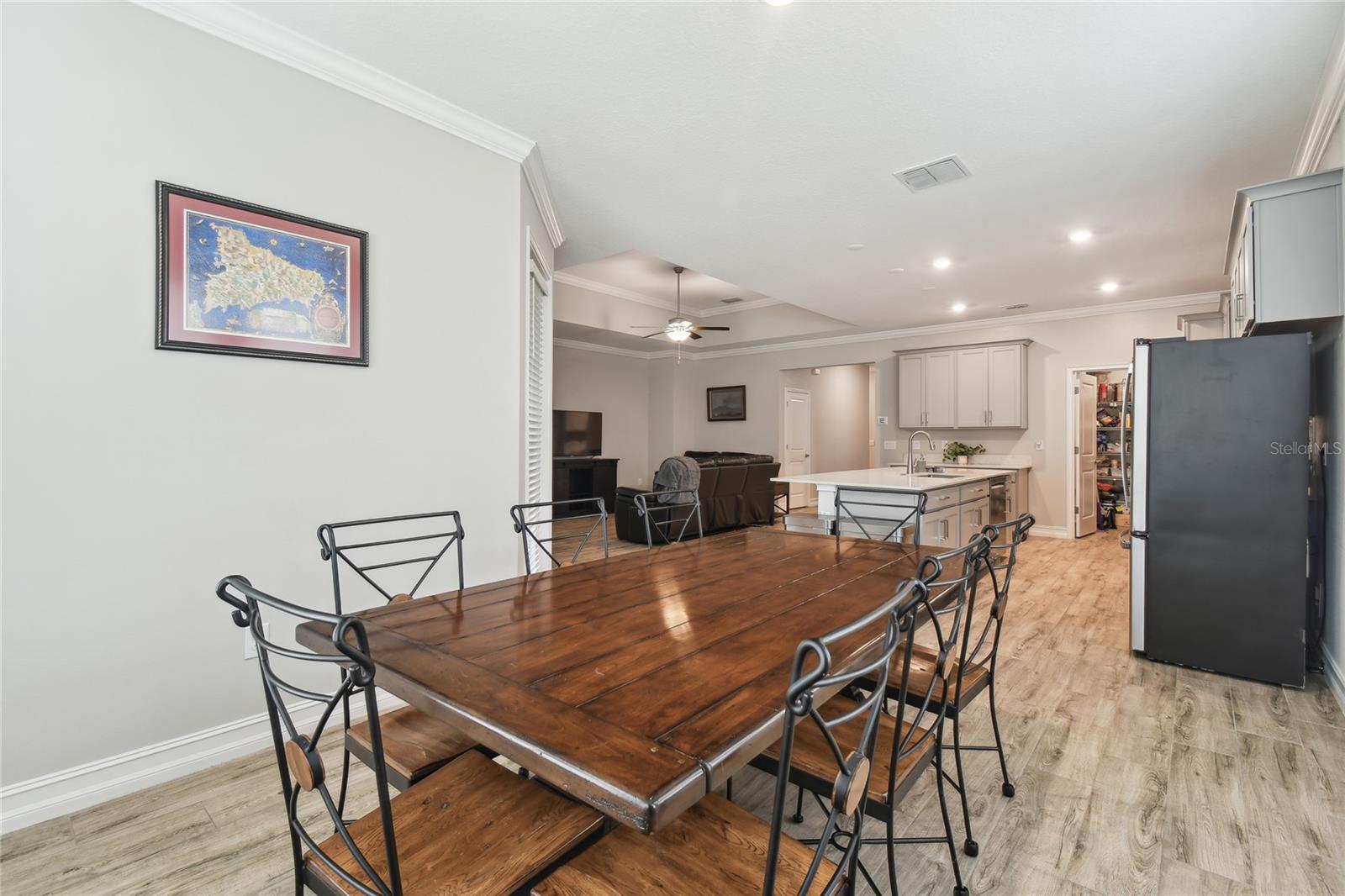 Listing photo id 9 for 9645 Little Bluestem Drive
