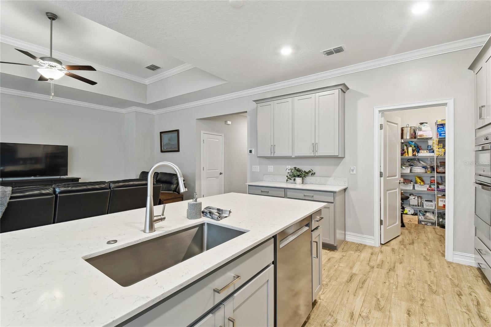 Listing photo id 12 for 9645 Little Bluestem Drive