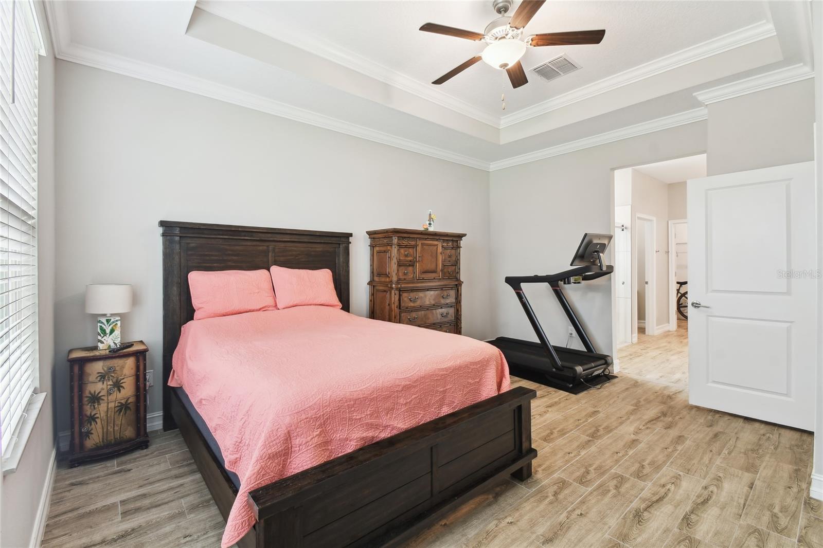 Listing photo id 17 for 9645 Little Bluestem Drive