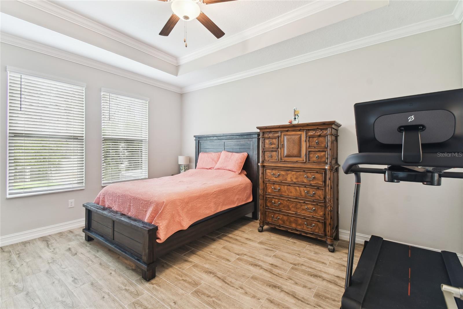 Listing photo id 18 for 9645 Little Bluestem Drive