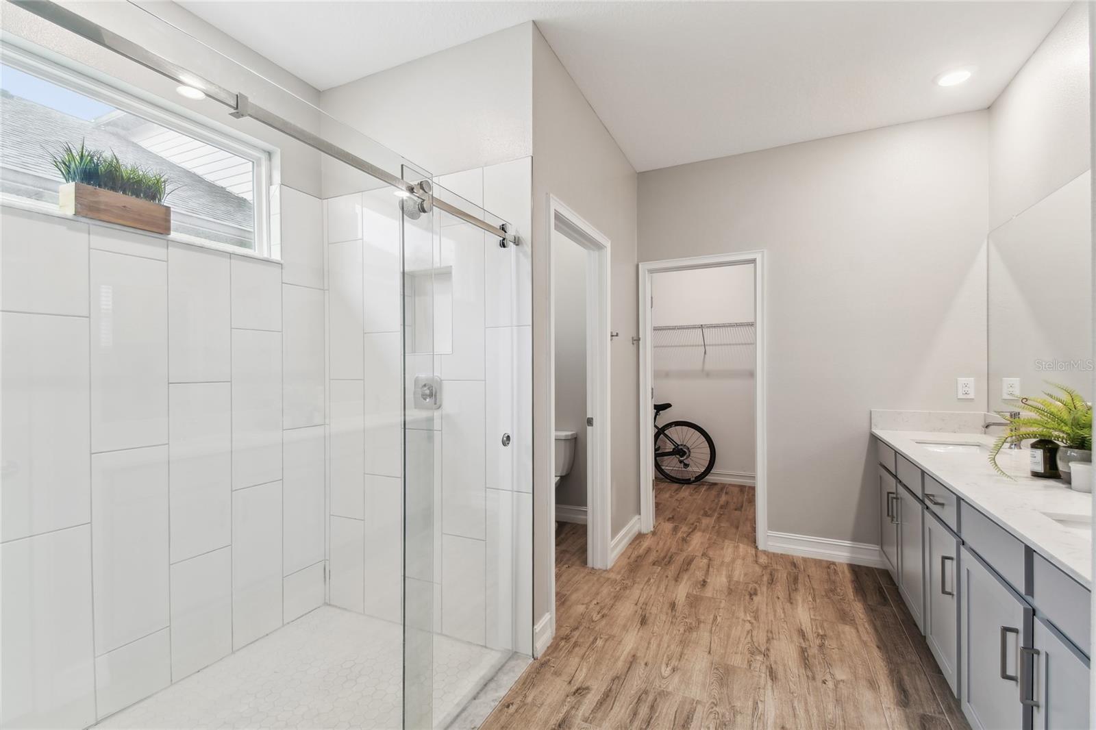 Listing photo id 20 for 9645 Little Bluestem Drive