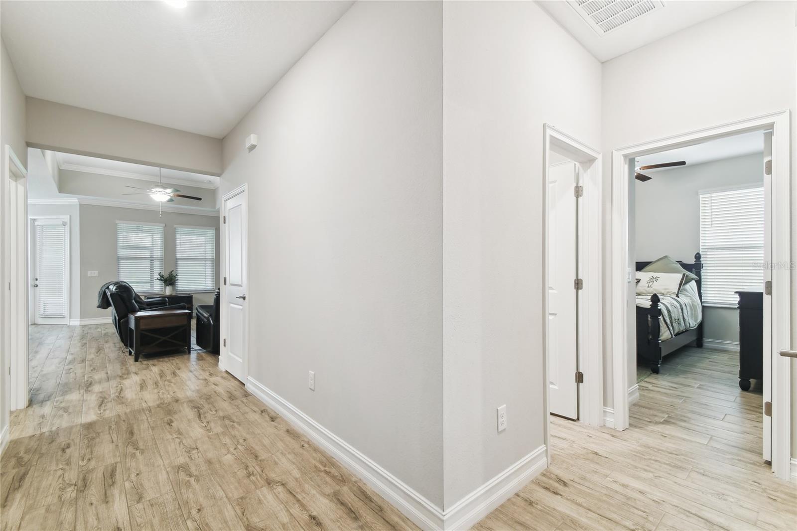 Listing photo id 26 for 9645 Little Bluestem Drive