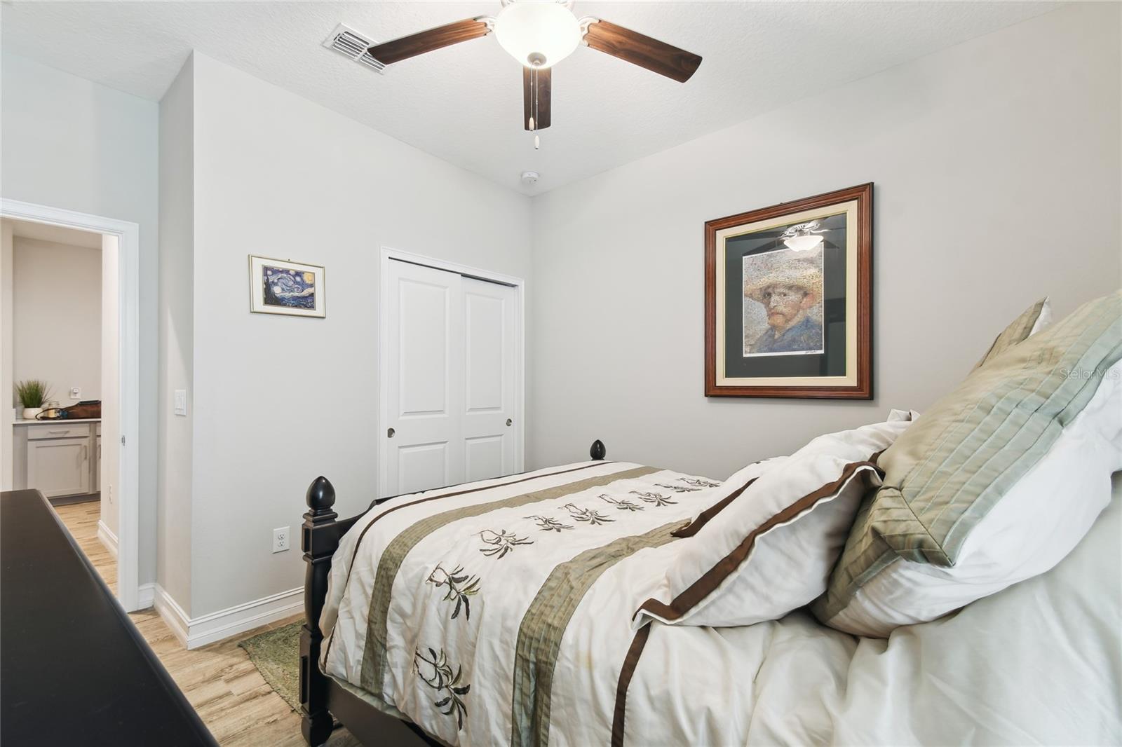 Listing photo id 32 for 9645 Little Bluestem Drive