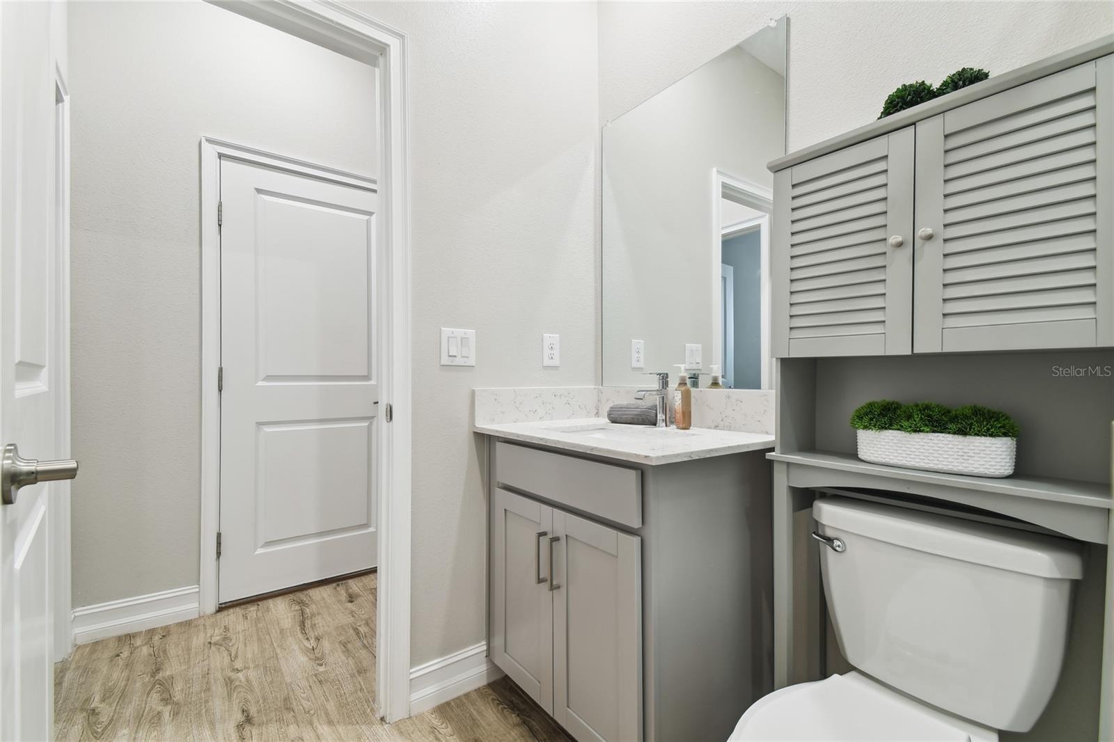 Listing photo id 34 for 9645 Little Bluestem Drive