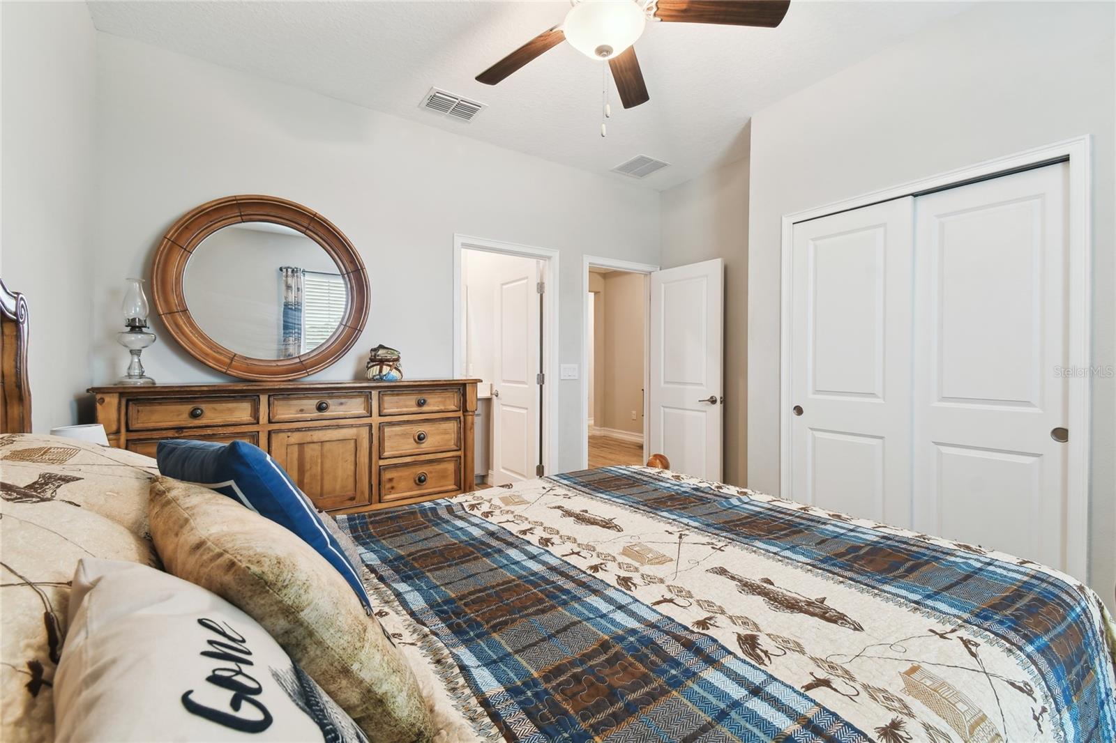 Listing photo id 38 for 9645 Little Bluestem Drive
