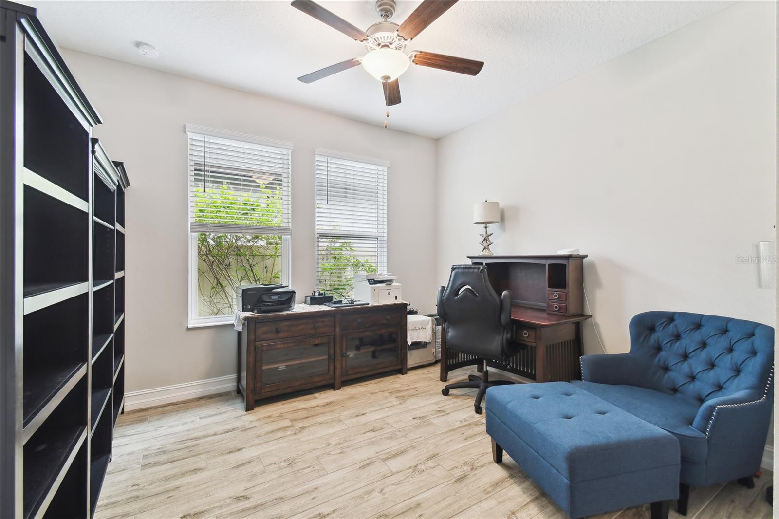 Listing photo id 40 for 9645 Little Bluestem Drive