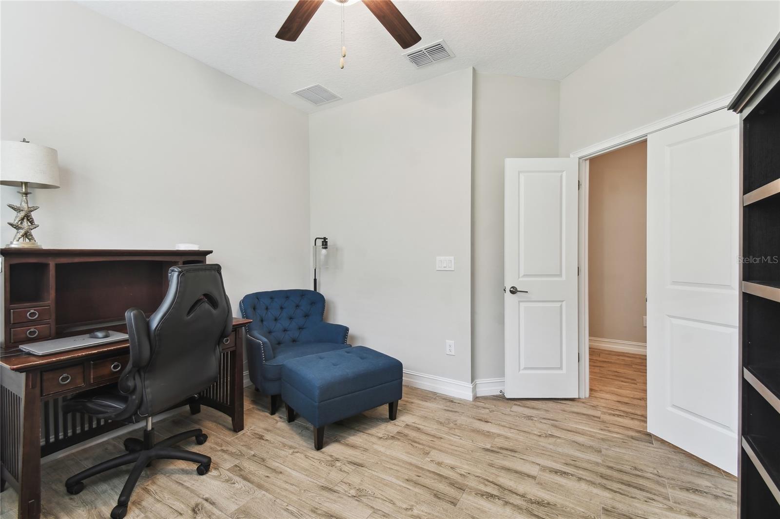 Listing photo id 41 for 9645 Little Bluestem Drive