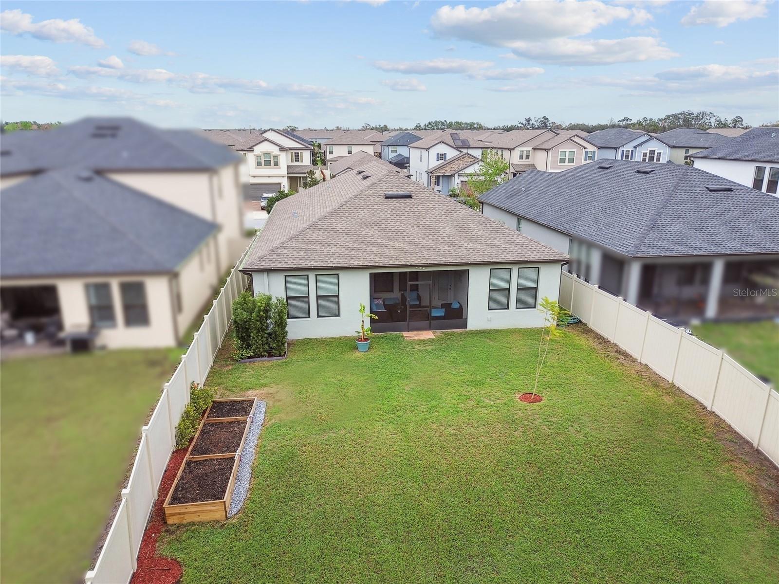 Listing photo id 47 for 9645 Little Bluestem Drive