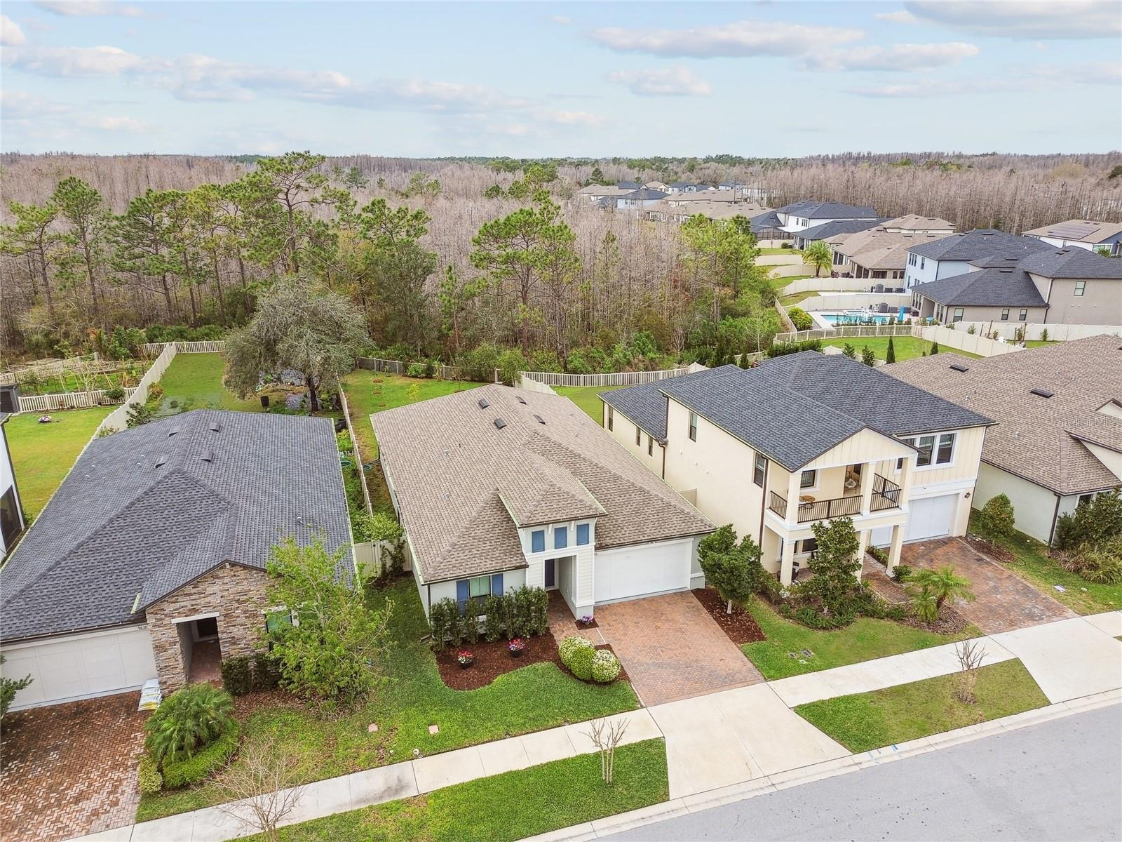 Listing photo id 49 for 9645 Little Bluestem Drive