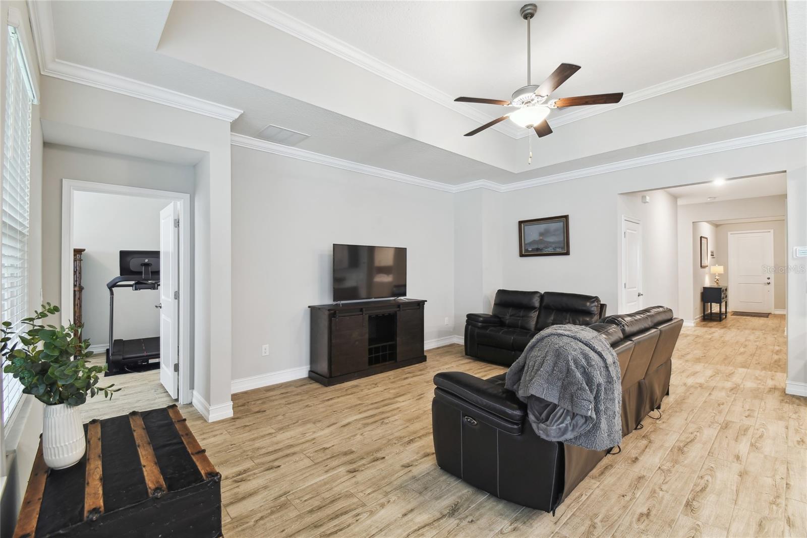 Listing photo id 7 for 9645 Little Bluestem Drive