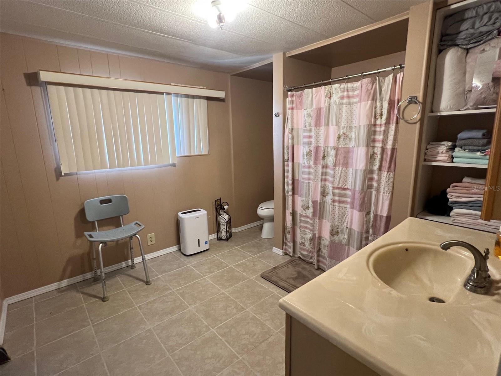 Image 21 of 29 For 220 Royal Palm Circle