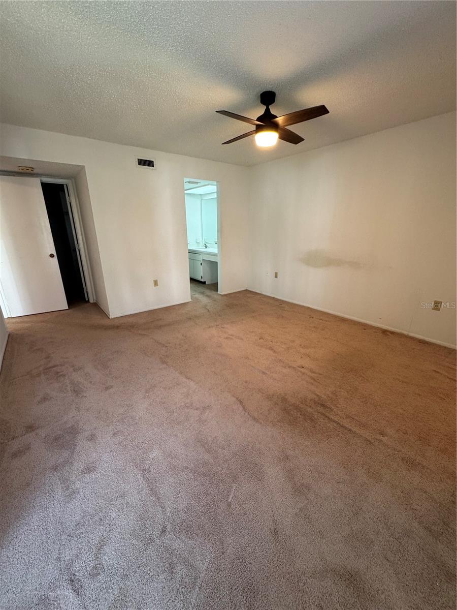 Image 4 of 13 For 106 Lakeside Court