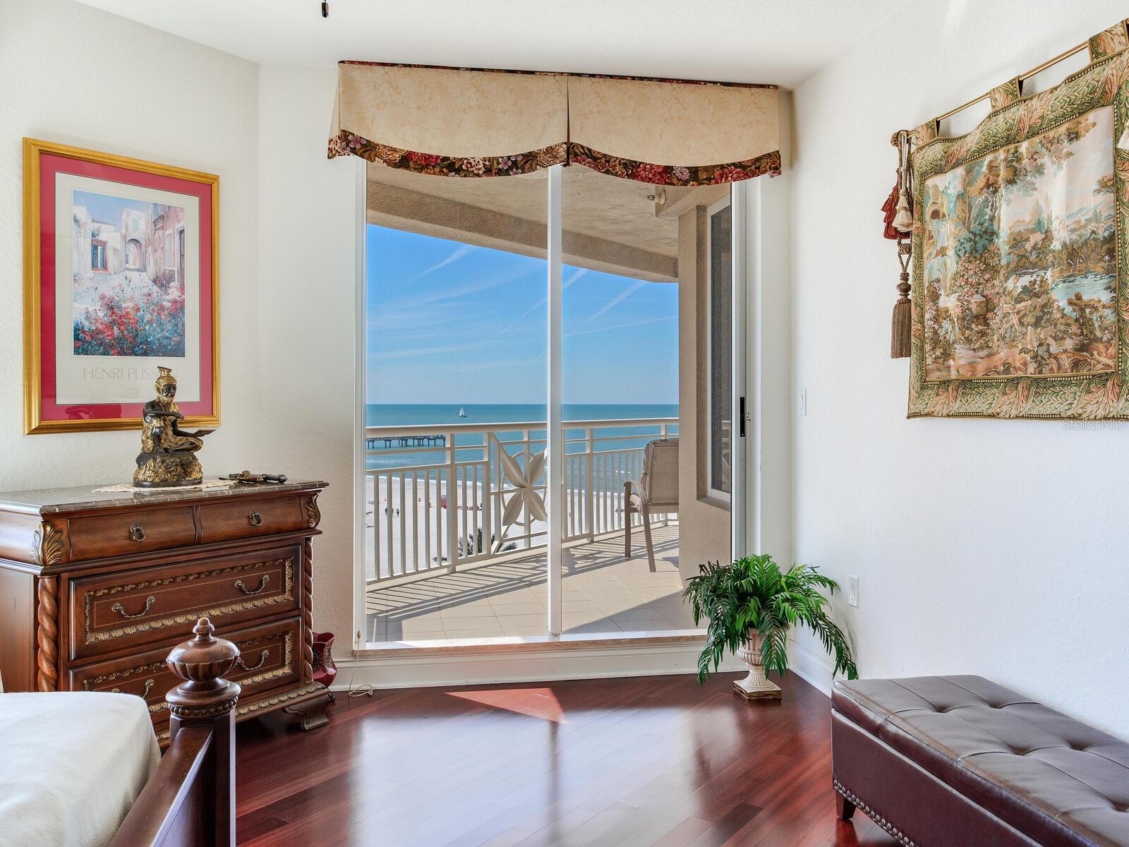 Listing photo id 25 for 11 San Marco Street 807