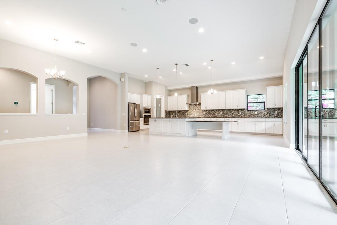 Listing photo id 15 for 21807 Amelia Rose Way
