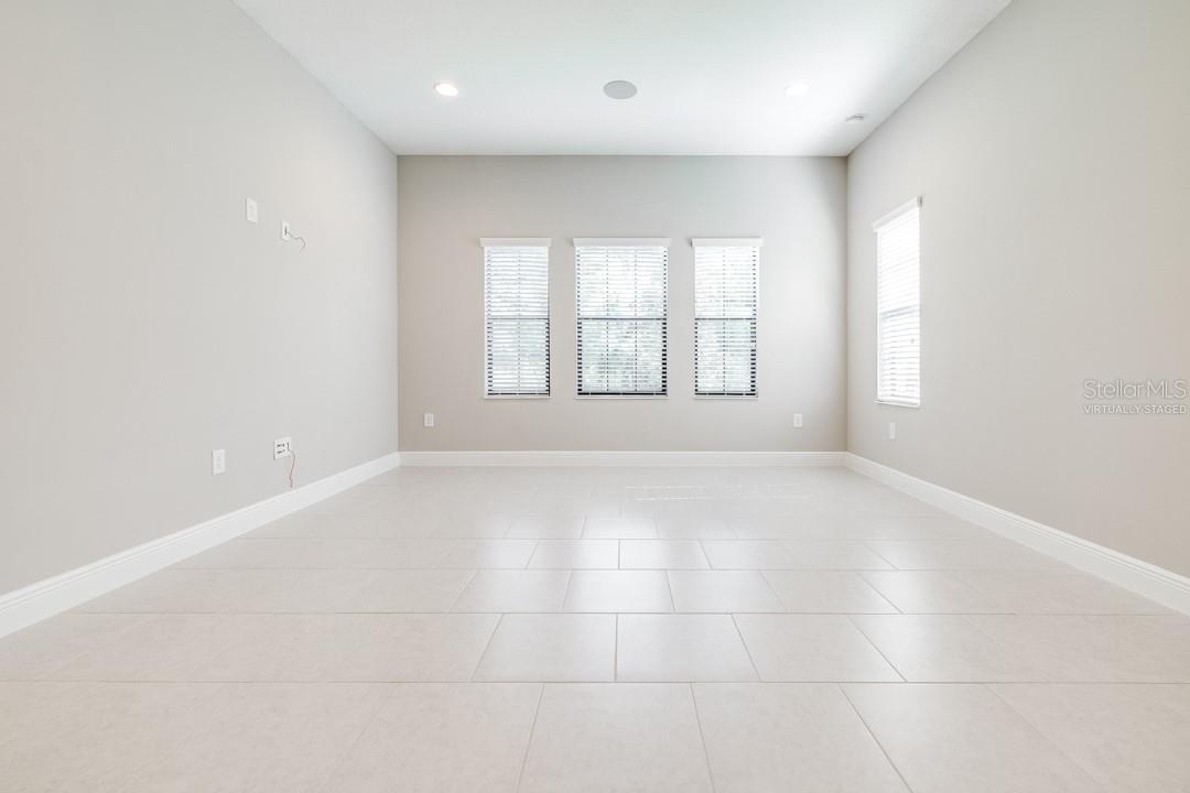 Listing photo id 17 for 21807 Amelia Rose Way