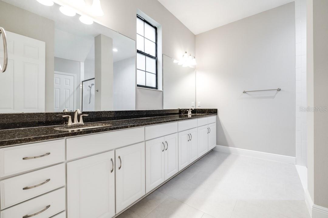 Listing photo id 20 for 21807 Amelia Rose Way