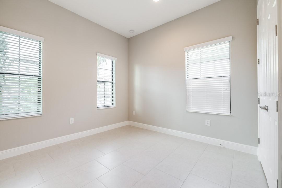 Listing photo id 27 for 21807 Amelia Rose Way