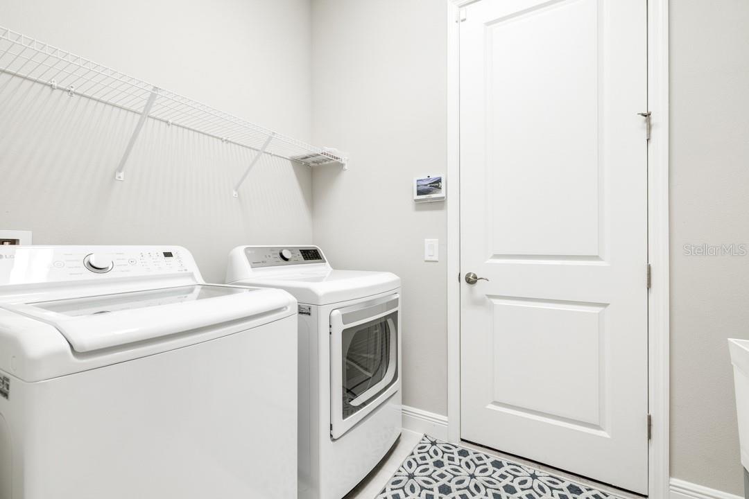 Listing photo id 29 for 21807 Amelia Rose Way