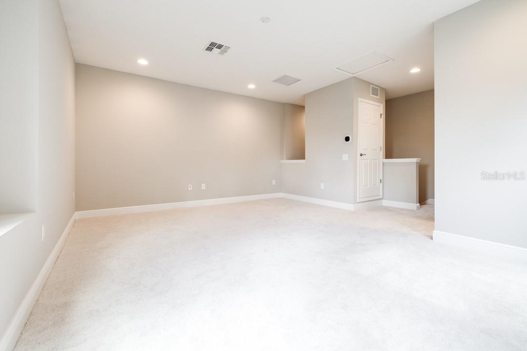 Listing photo id 33 for 21807 Amelia Rose Way