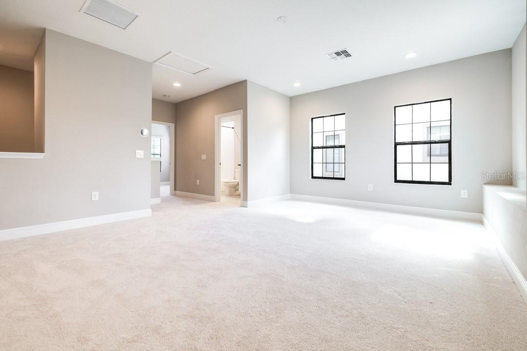 Listing photo id 35 for 21807 Amelia Rose Way